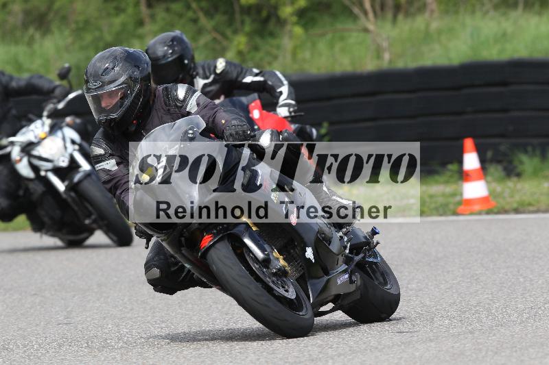 Archiv-2025/10 23.04.2025 Cornu Master School ADR/rot-rouge/5